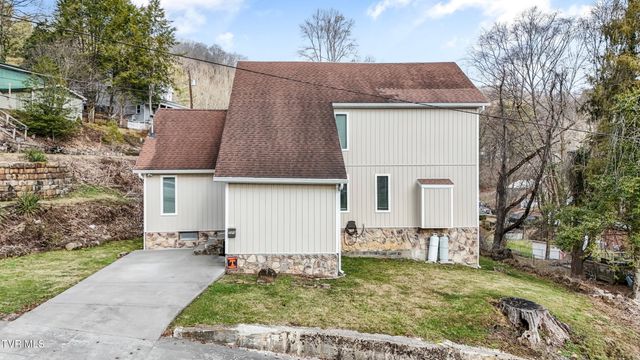 720 Northwest Ridge Avenue, Norton, VA 24273