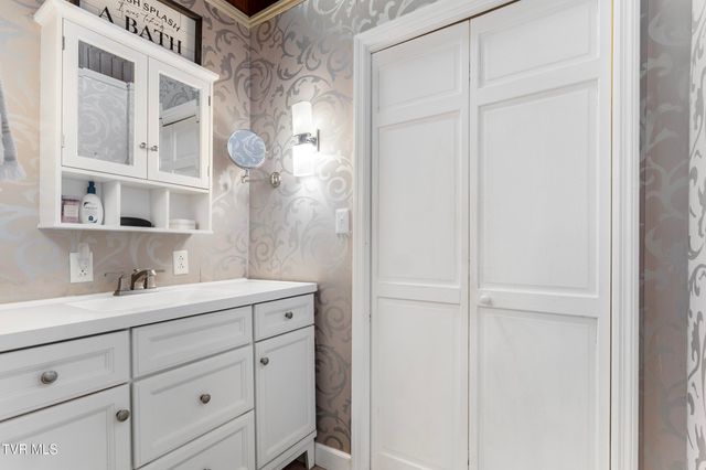 720 Northwest Ridge Avenue, Norton, VA 24273
