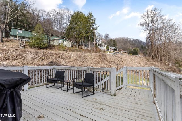 720 Northwest Ridge Avenue, Norton, VA 24273