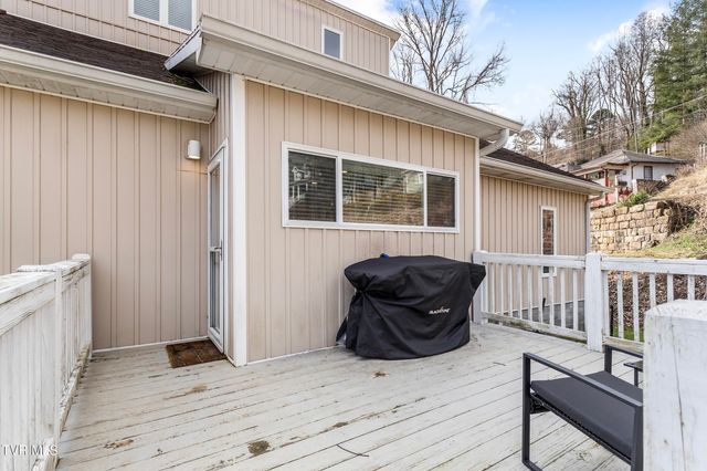 720 Northwest Ridge Avenue, Norton, VA 24273