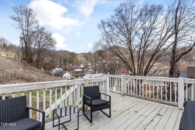 720 Northwest Ridge Avenue, Norton, VA 24273