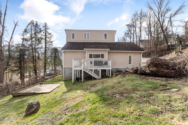 720 Northwest Ridge Avenue, Norton, VA 24273