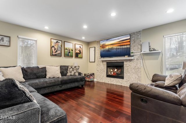 720 Northwest Ridge Avenue, Norton, VA 24273