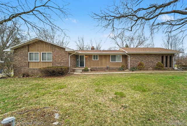 11796 Post Lane, Green Oak Township, MI 48178