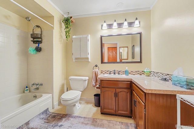 11796 Post Lane, Green Oak Township, MI 48178