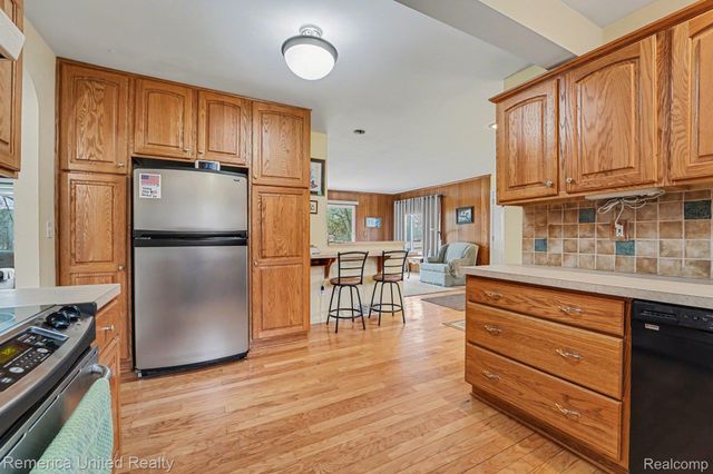 11796 Post Lane, Green Oak Township, MI 48178