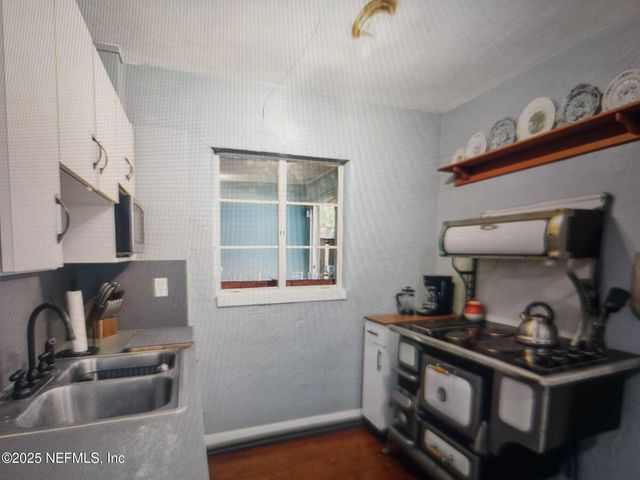 6785 ECTOR Road, Jacksonville, FL 32211