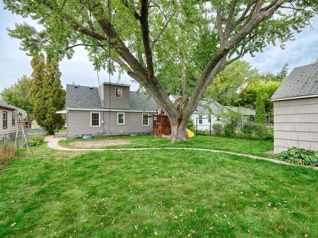 961 California Avenue W, Saint Paul, MN 55117