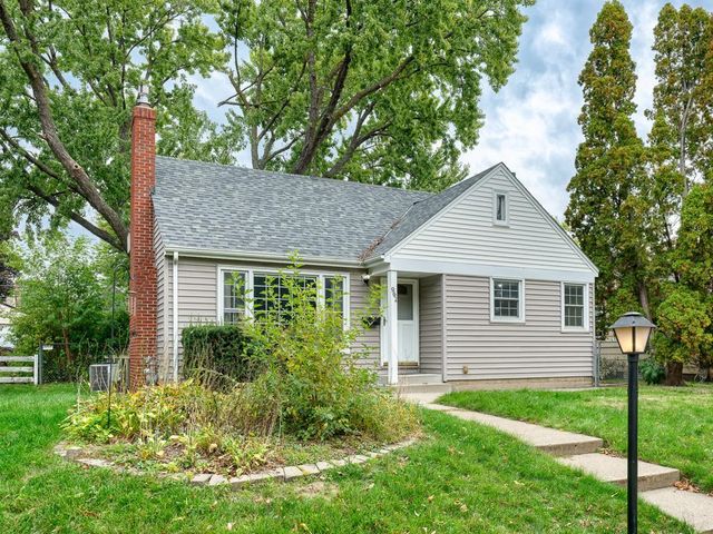 961 California Avenue W, Saint Paul, MN 55117