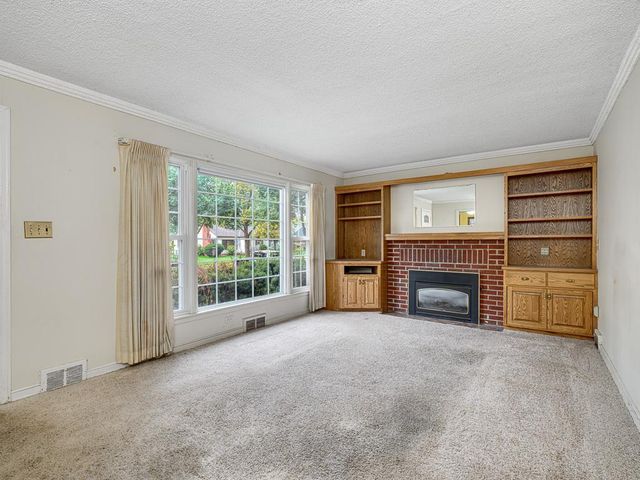 961 California Avenue W, Saint Paul, MN 55117