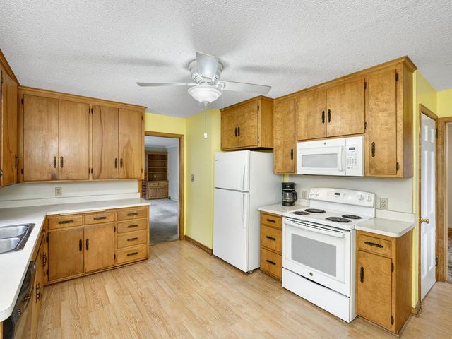 961 California Avenue W, Saint Paul, MN 55117
