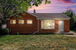 29025 W Chicago Street, Livonia, MI 48150
