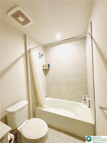 6405 Robin Road, Lower Macungie Twp, PA 18062