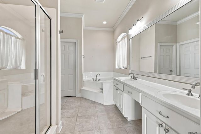 5336 Courtyard Dr, Gonzales, LA 70737