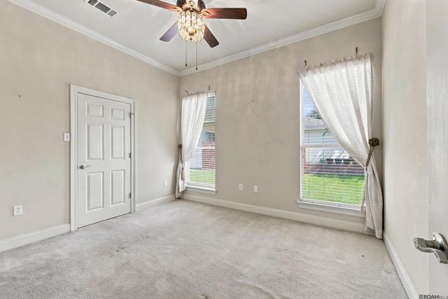 5336 Courtyard Dr, Gonzales, LA 70737