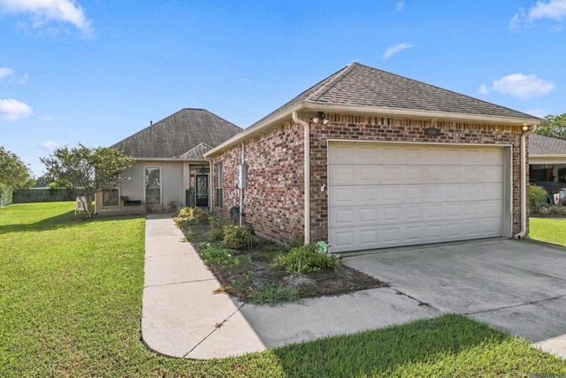 5336 Courtyard Dr, Gonzales, LA 70737