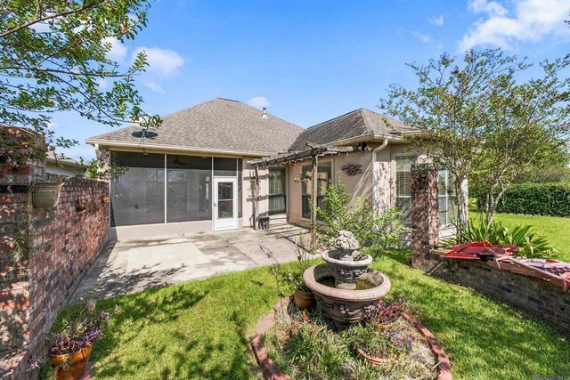 5336 Courtyard Dr, Gonzales, LA 70737