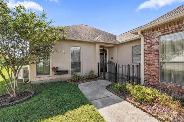 5336 Courtyard Dr, Gonzales, LA 70737