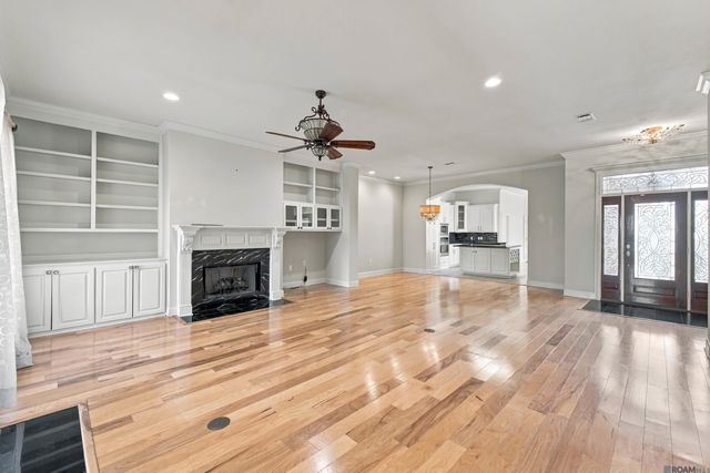 5336 Courtyard Dr, Gonzales, LA 70737