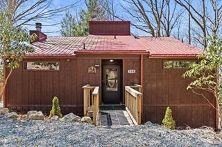 135 Clubhouse Road, Beech Mountain, NC 28604