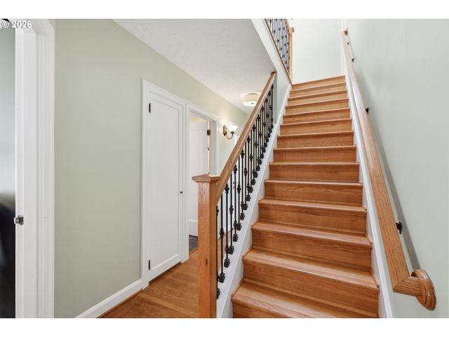 3033 Ne FREMONT St, Portland, OR 97212
