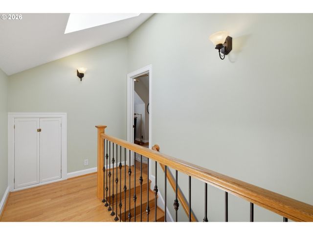 3033 Ne FREMONT St, Portland, OR 97212