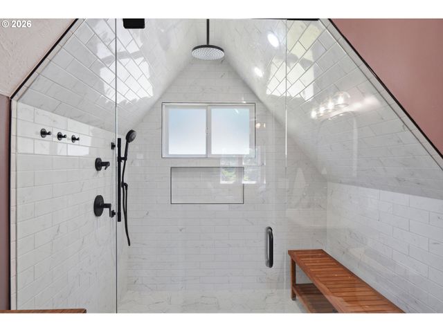 3033 Ne FREMONT St, Portland, OR 97212