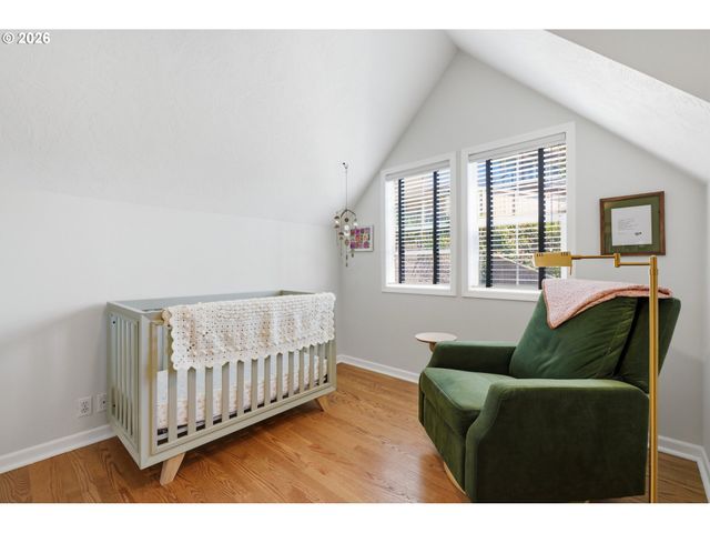 3033 Ne FREMONT St, Portland, OR 97212