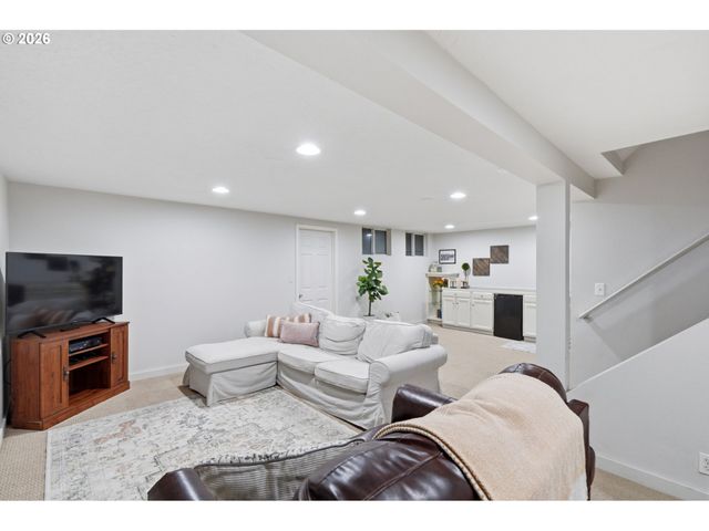 3033 Ne FREMONT St, Portland, OR 97212