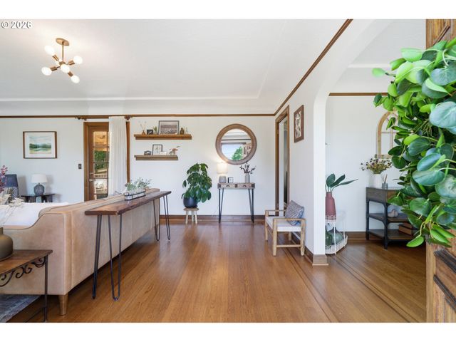 3033 Ne FREMONT St, Portland, OR 97212