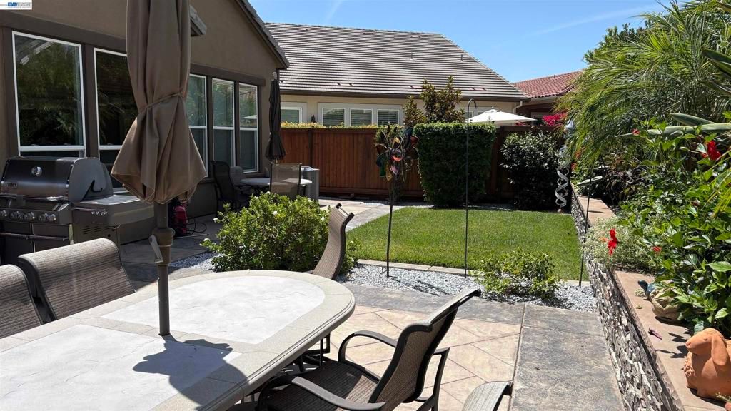 Image 20 of property listing at 2107 Rioja Way, Brentwood, CA 94513