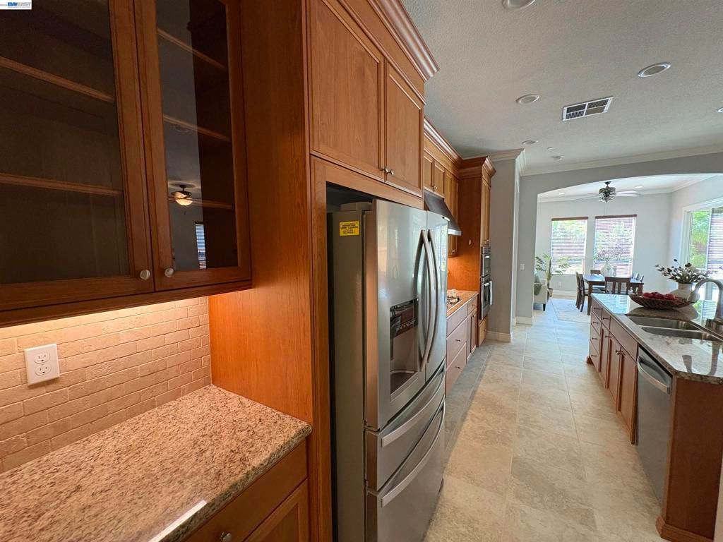Image 4 of property listing at 2107 Rioja Way, Brentwood, CA 94513