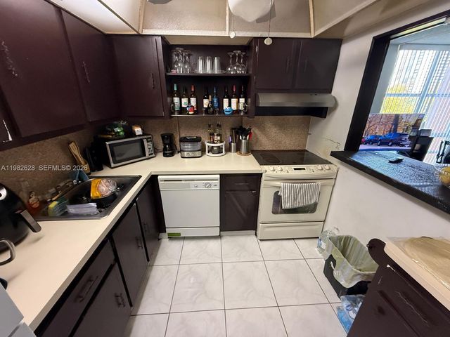 210 172nd St 529, Sunny Isles Beach, FL 33160