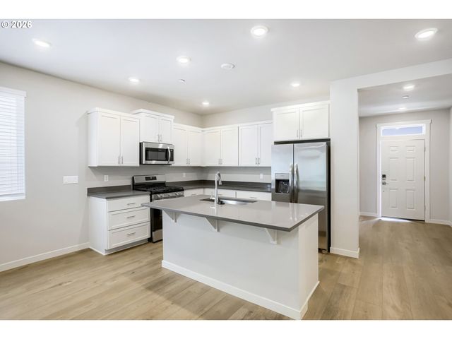 727 GLADE Ave, Forest Grove, OR 97116