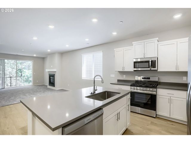 727 GLADE Ave, Forest Grove, OR 97116