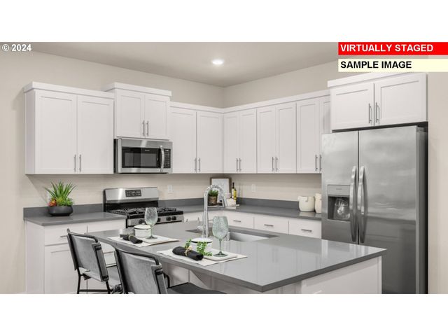 727 GLADE Ave, Forest Grove, OR 97116