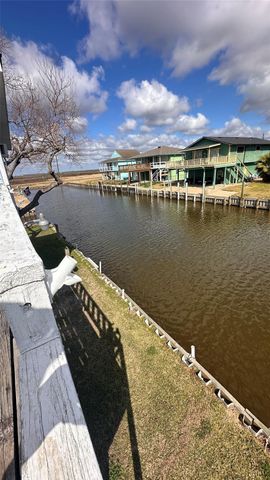 119 Crows Nest Road, Freeport, TX 77541