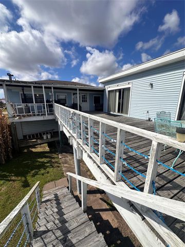 119 Crows Nest Road, Freeport, TX 77541