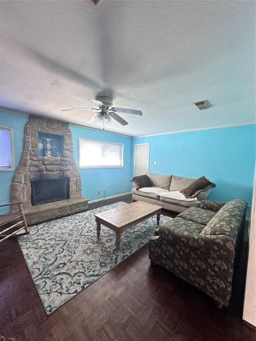 119 Crows Nest Road, Freeport, TX 77541