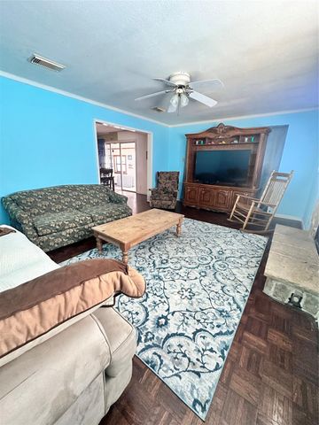 119 Crows Nest Road, Freeport, TX 77541