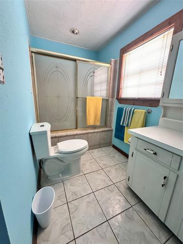 119 Crows Nest Road, Freeport, TX 77541