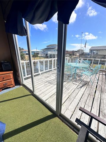 119 Crows Nest Road, Freeport, TX 77541