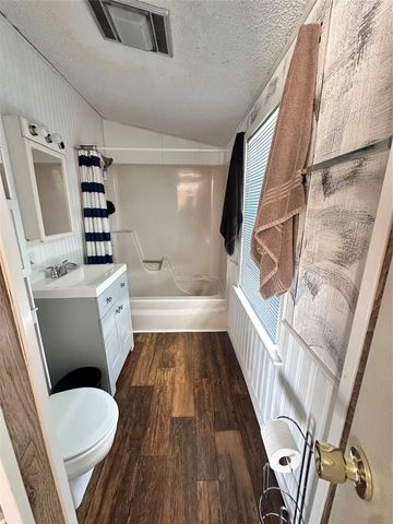 119 Crows Nest Road, Freeport, TX 77541