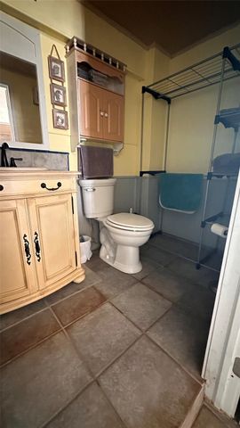 119 Crows Nest Road, Freeport, TX 77541