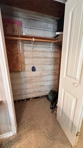 119 Crows Nest Road, Freeport, TX 77541