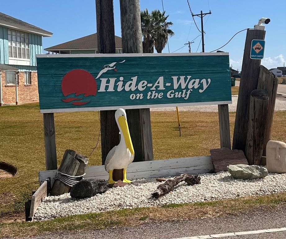 119 Crows Nest Road, Freeport, TX 77541