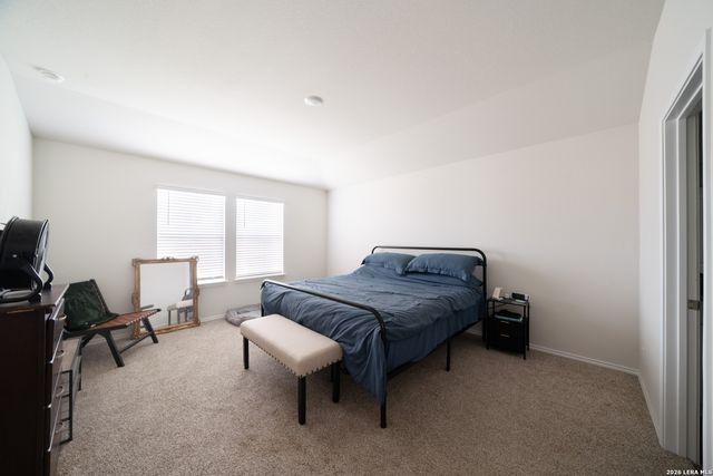 168 Honors St, Floresville, TX 78114