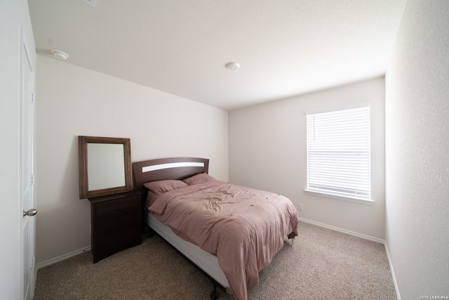 168 Honors St, Floresville, TX 78114
