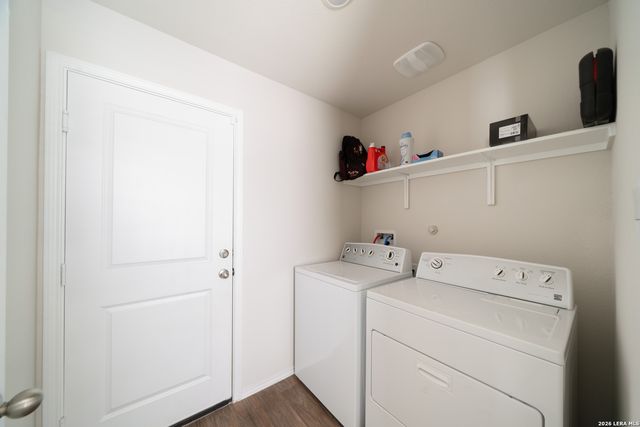 168 Honors St, Floresville, TX 78114