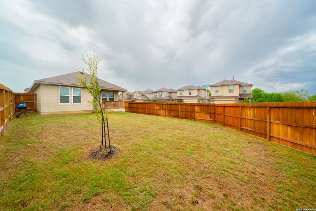 168 Honors St, Floresville, TX 78114